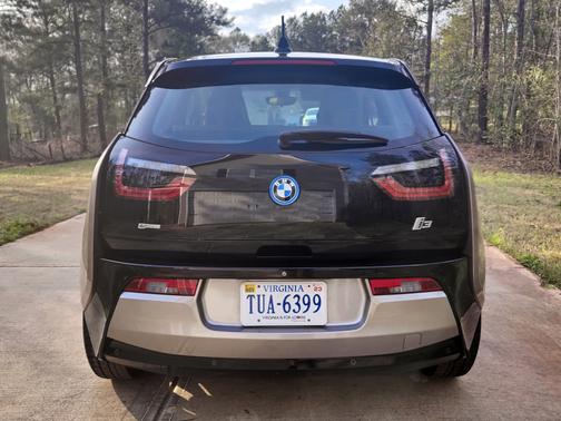 Photo 5 of 30 of 2014 BMW i3 Base w/Range Extender